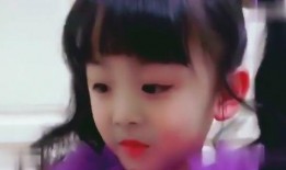 萌娃照镜子爆料爸爸视频,亲子互动瞬间走红网络